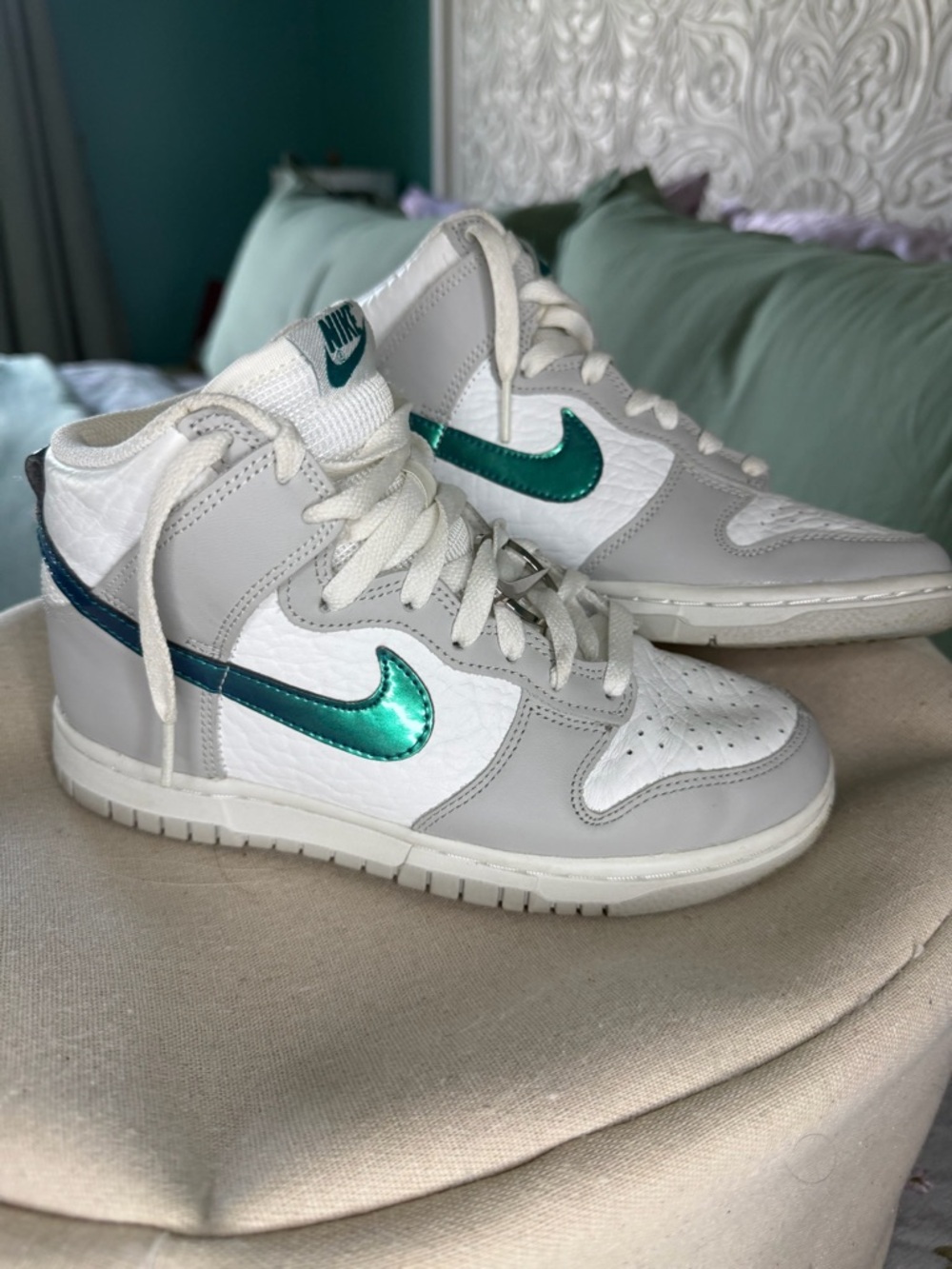 💚 Nike Dunk High Sneakers – White/Gray with Metallic Teal Swoosh 💚